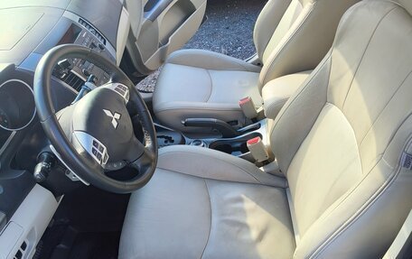 Mitsubishi Outlander III рестайлинг 3, 2008 год, 1 000 000 рублей, 28 фотография