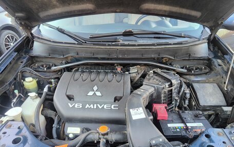 Mitsubishi Outlander III рестайлинг 3, 2008 год, 1 000 000 рублей, 35 фотография