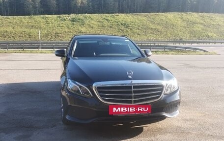 Mercedes-Benz E-Класс, 2020 год, 3 500 000 рублей, 6 фотография