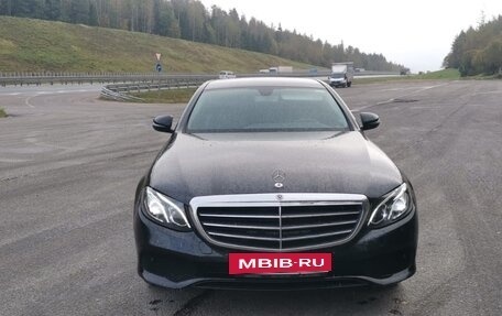 Mercedes-Benz E-Класс, 2020 год, 3 500 000 рублей, 2 фотография