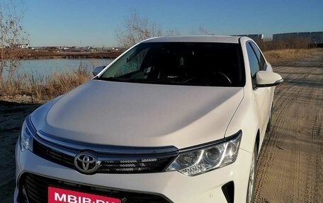 Toyota Camry, 2015 год, 2 300 000 рублей, 1 фотография
