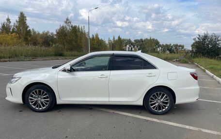 Toyota Camry, 2017 год, 2 680 000 рублей, 10 фотография