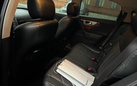 Infiniti QX70, 2017 год, 2 900 000 рублей, 7 фотография