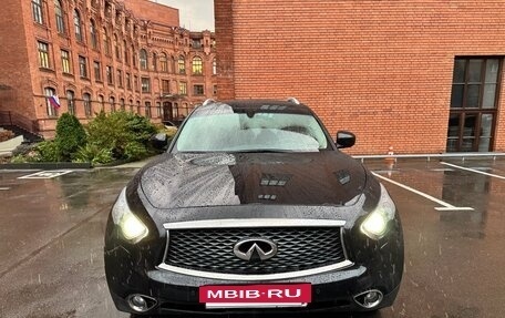 Infiniti QX70, 2017 год, 2 900 000 рублей, 5 фотография