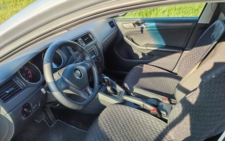 Volkswagen Jetta VI, 2015 год, 990 000 рублей, 13 фотография