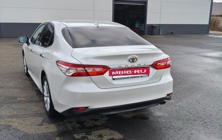 Toyota Camry, 2019 год, 3 000 000 рублей, 4 фотография