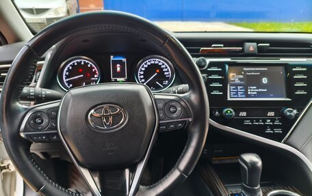 Toyota Camry, 2019 год, 3 000 000 рублей, 16 фотография