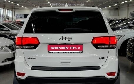 Jeep Grand Cherokee, 2018 год, 4 999 000 рублей, 5 фотография