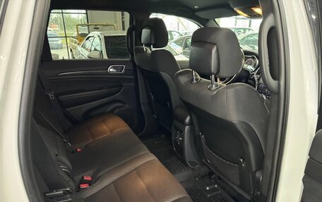 Jeep Grand Cherokee, 2018 год, 4 999 000 рублей, 23 фотография