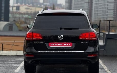 Volkswagen Touareg III, 2011 год, 2 250 000 рублей, 18 фотография