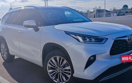 Toyota Highlander, 2025 год, 5 400 000 рублей, 3 фотография