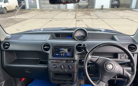 Toyota bB I рестайлинг, 2001 год, 490 000 рублей, 19 фотография