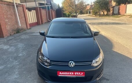 Volkswagen Polo VI (EU Market), 2013 год, 800 000 рублей, 1 фотография