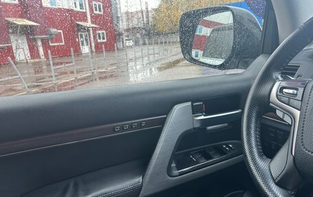 Toyota Land Cruiser 200, 2015 год, 4 000 000 рублей, 7 фотография
