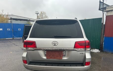 Toyota Land Cruiser 200, 2015 год, 4 000 000 рублей, 2 фотография