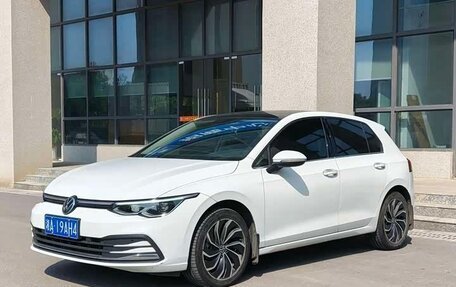 Volkswagen Golf VIII, 2021 год, 1 685 775 рублей, 3 фотография