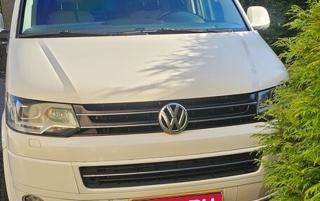 Volkswagen Multivan T5, 2013 год, 2 600 000 рублей, 1 фотография