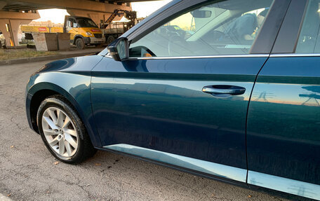 Skoda Superb III рестайлинг, 2021 год, 2 400 000 рублей, 1 фотография