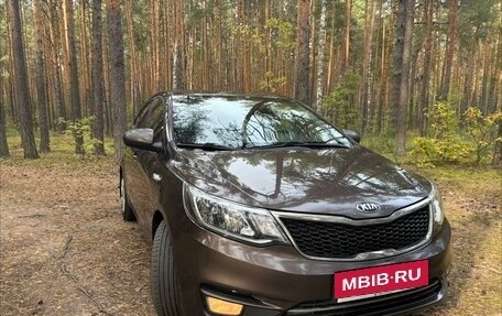 KIA Rio III рестайлинг, 2016 год, 1 090 000 рублей, 1 фотография