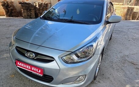 Hyundai Solaris II рестайлинг, 2011 год, 760 000 рублей, 1 фотография