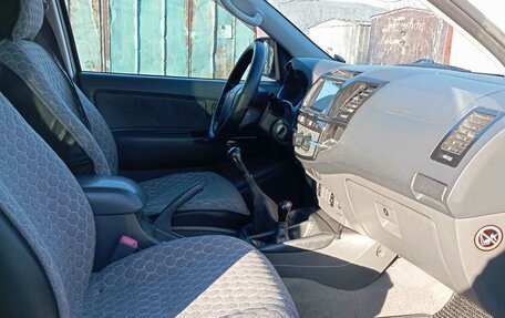 Toyota Hilux VII, 2013 год, 2 500 000 рублей, 10 фотография