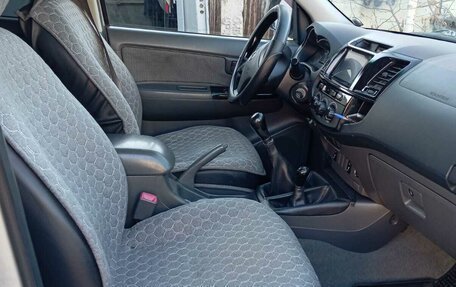 Toyota Hilux VII, 2013 год, 2 500 000 рублей, 11 фотография