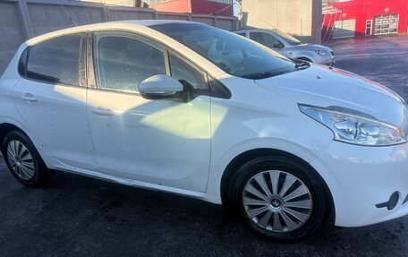 Peugeot 208 II, 2014 год, 700 000 рублей, 4 фотография