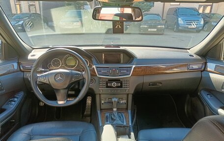 Mercedes-Benz E-Класс, 2011 год, 1 250 000 рублей, 2 фотография