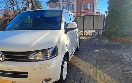Volkswagen Multivan T5, 2013 год, 2 600 000 рублей, 2 фотография