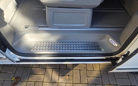 Volkswagen Multivan T5, 2013 год, 2 600 000 рублей, 26 фотография