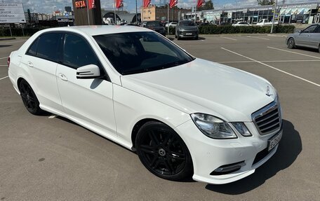 Mercedes-Benz E-Класс, 2012 год, 1 350 000 рублей, 3 фотография