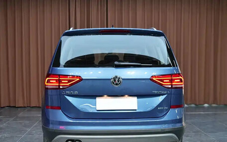 Volkswagen Touran III, 2021 год, 1 676 027 рублей, 5 фотография