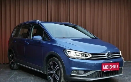 Volkswagen Touran III, 2021 год, 1 676 027 рублей, 3 фотография