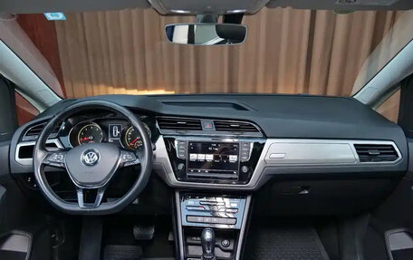 Volkswagen Touran III, 2021 год, 1 676 027 рублей, 8 фотография