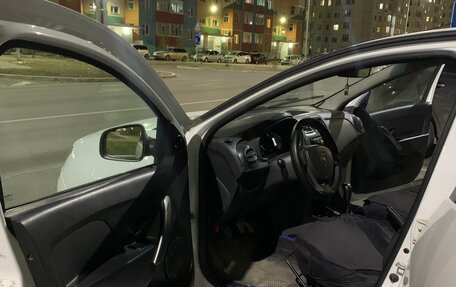 Renault Logan II, 2017 год, 545 000 рублей, 7 фотография