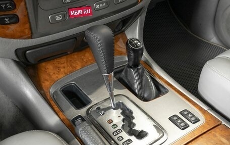 Toyota Land Cruiser 100 рестайлинг 2, 2005 год, 1 810 000 рублей, 5 фотография