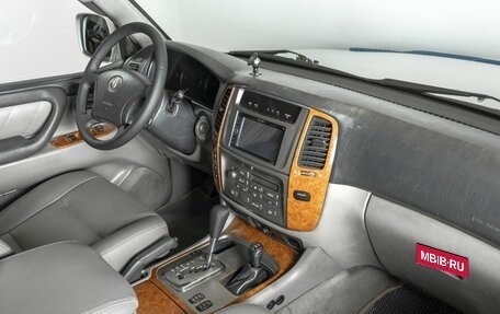 Toyota Land Cruiser 100 рестайлинг 2, 2005 год, 1 810 000 рублей, 4 фотография