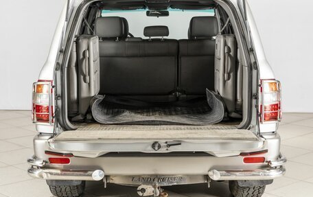 Toyota Land Cruiser 100 рестайлинг 2, 2005 год, 1 810 000 рублей, 10 фотография