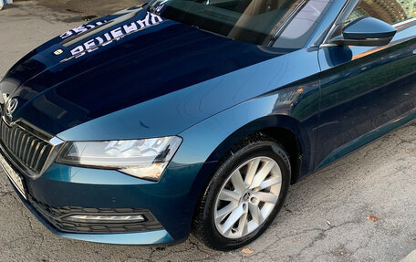 Skoda Superb III рестайлинг, 2021 год, 2 400 000 рублей, 3 фотография