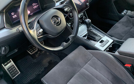 Skoda Superb III рестайлинг, 2021 год, 2 400 000 рублей, 18 фотография