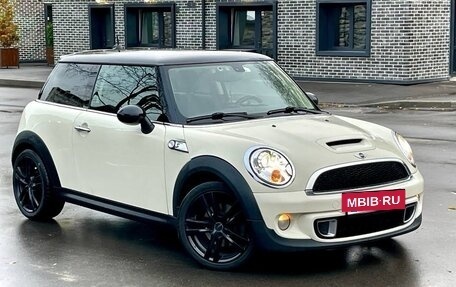 MINI Hatch, 2011 год, 1 140 000 рублей, 18 фотография
