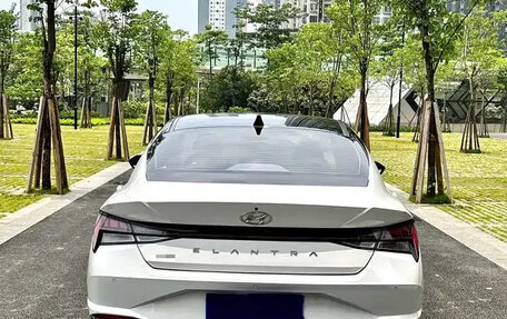 Hyundai Elantra, 2022 год, 1 190 077 рублей, 8 фотография