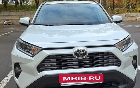 Toyota RAV4, 2021 год, 3 650 000 рублей, 2 фотография