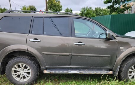 Mitsubishi Pajero Sport II рестайлинг, 2014 год, 1 550 000 рублей, 3 фотография