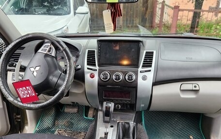 Mitsubishi Pajero Sport II рестайлинг, 2014 год, 1 550 000 рублей, 10 фотография