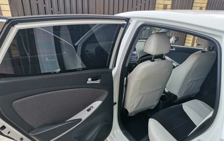 Hyundai Solaris II рестайлинг, 2013 год, 962 000 рублей, 15 фотография