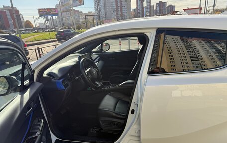 Toyota C-HR I рестайлинг, 2020 год, 2 200 000 рублей, 5 фотография