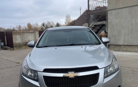 Chevrolet Cruze II, 2009 год, 650 000 рублей, 2 фотография