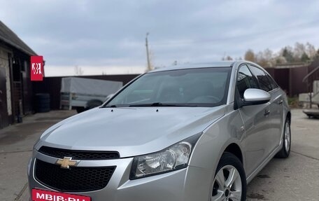 Chevrolet Cruze II, 2009 год, 650 000 рублей, 3 фотография