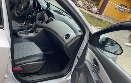 Chevrolet Cruze II, 2009 год, 650 000 рублей, 7 фотография
